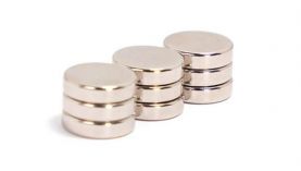 強(qiáng)力磁鐵廠家的這些事需要知道「聚盛磁鐵」